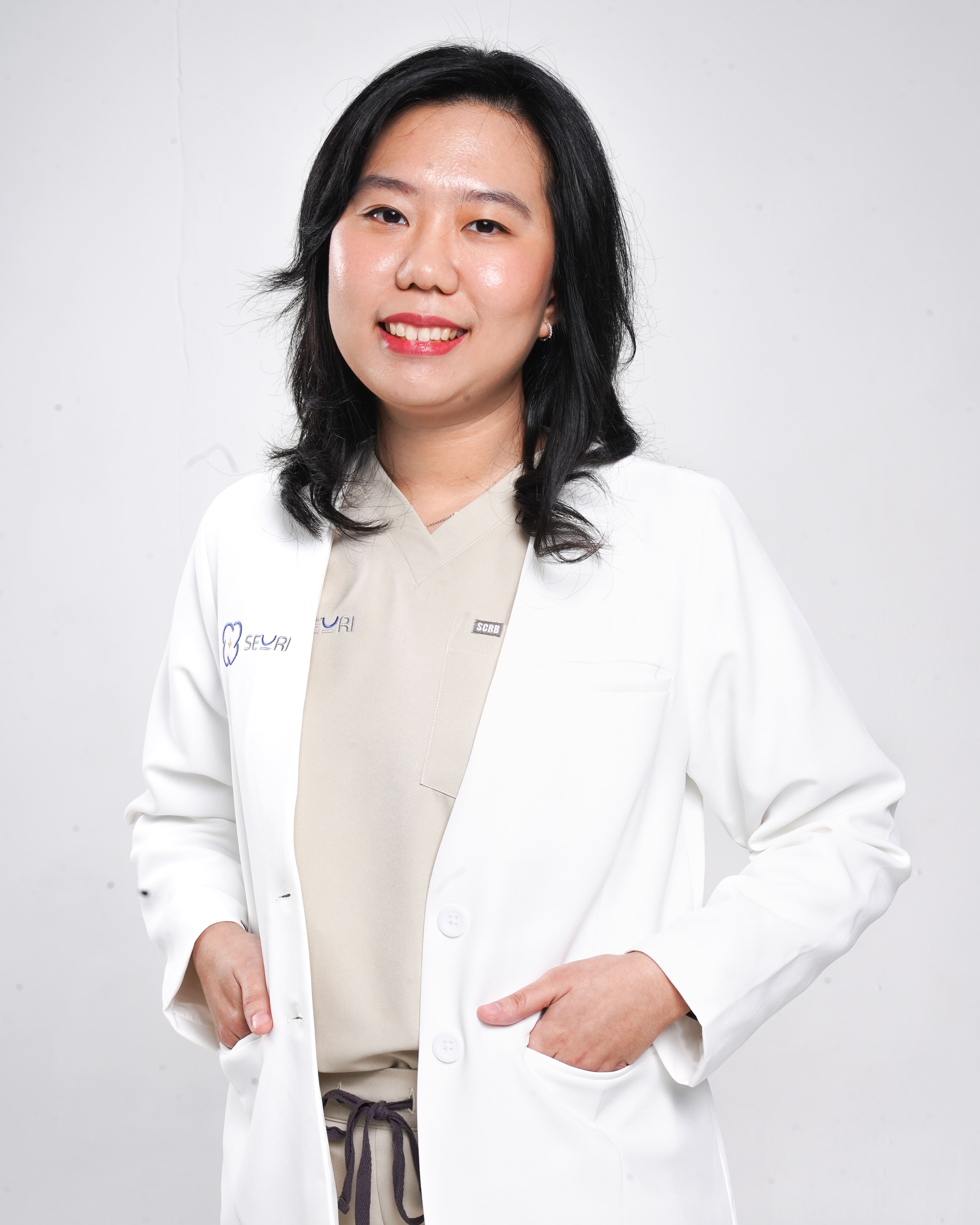 drg. Josephine Amanda Karnady  